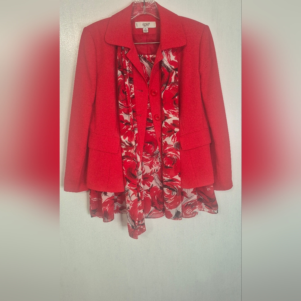 Le Suit Red Floral Blazer Skirt Suit Size 6P